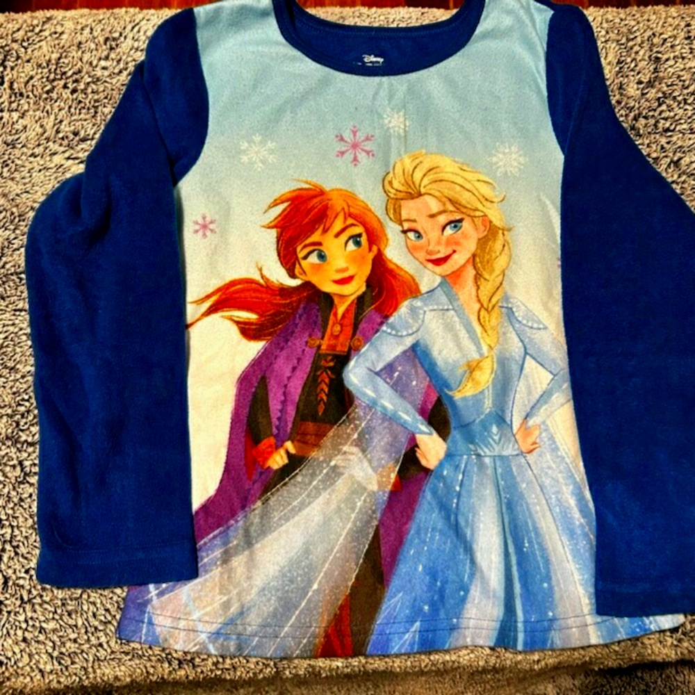 Kids Frozen PJs! Size 6